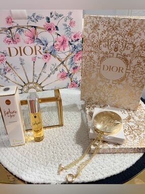 💐Mothers Day: Dior J'adore EDT 10 ml spray, Gold Compact Mirror, Journal, Bag✨